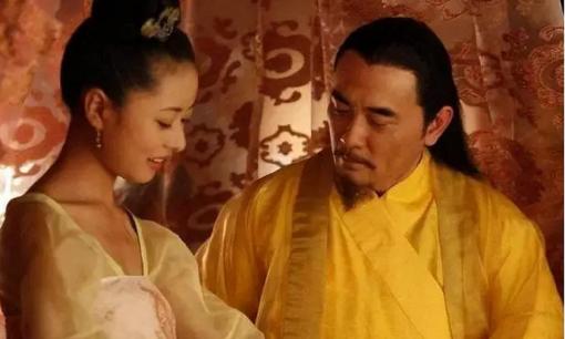 Quá trình hoàng đế ngủ với thê thiếp thời nhà Thanh: Đốt hương xong sẽ kết thúc, chỉ hoàng hậu mùng một và rằm hàng tháng sẽ ở lại 