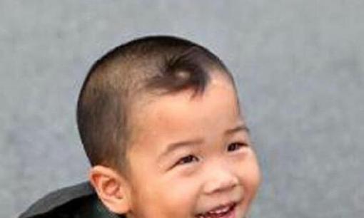 Có câu: ‘Một xoáy sống lâu, hai xoáy trọc đầu, ba xoáy chết yểu, 4 xoáy làm quan’. Đúng hay sai?