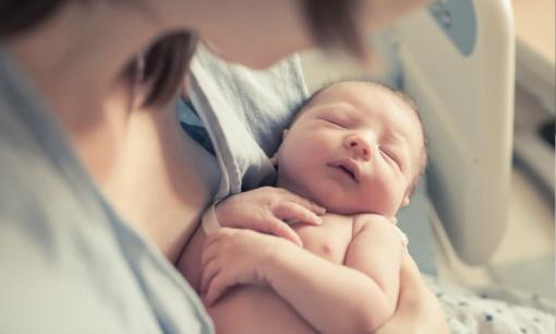 Tại sao 70%  trẻ sơ sinh thích chào đời vào ban đêm? Hãy hiểu lý do đằng sau điều đó và bạn sẽ càng yêu con mình hơn!