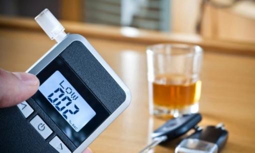 Mức phạt nồng độ cồn tăng mạnh: Uống một cốc bia hay một ly rượu, mất bao lâu để nồng độ cồn về 0?