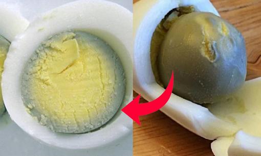 Lòng đỏ trứng luộc chuyển sang màu xanh đậm, liệu có an toàn để ăn?