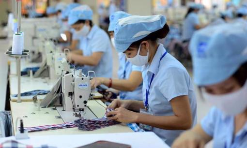 Lao động nữ không nghỉ làm ngày 'đèn đỏ' sẽ được trả thêm tiền lương, đúng không?