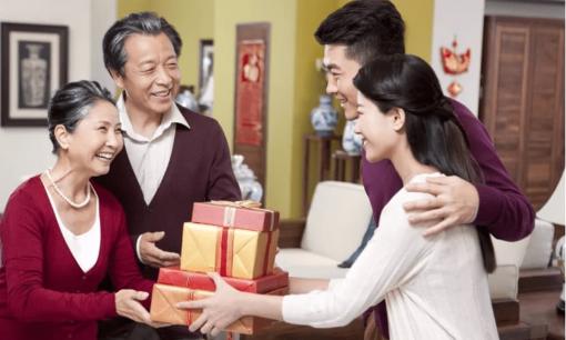 Sau khi nghỉ hưu, người khôn ngoan sẽ không tiếc tiền chi cho 3 khoản này để tình thân thêm bền chặt