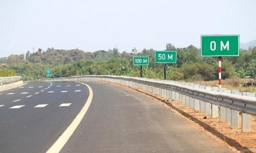 Vạch kẻ, biển báo '0 - 50 - 100m' trên cao tốc có tác dụng gì?