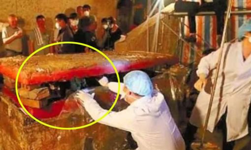 200 năm sau khi bị chôn nhầm vì ngất xỉu lúc sinh con, cảnh tượng bên trong quan tài của người phụ nữ khiến hậu thế bàng hoàng