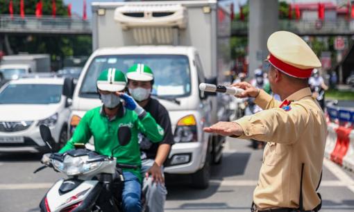 CSGT giải thích nguyên nhân đường Hà Nội ùn tắc từ sáng đến tối, ngay cả cuối tuần