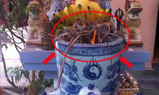 Bát hương phạm 5 đại kị này con cháu làm quanh năm không dư chỉ nợ, cày cuốc như trâu vẫn nghèo 