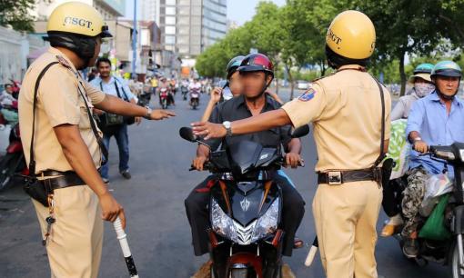 Từ 1/1/2025, 7 nhóm người không được lái xe máy 