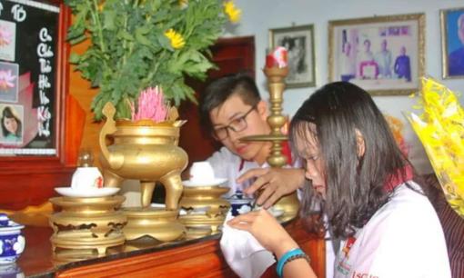 Bỏ ngay việc dùng nước lã lau dọn bàn thờ dịp cuối năm, đây mới là 3 loại nước thu hút may mắn, tài lộc, ít ai để ý