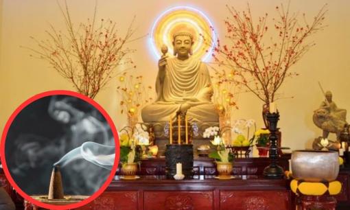 Có nên đốt trầm trên bàn thờ? Ngày Rằm và khi cúng tất niên gia chủ nên lưu ý