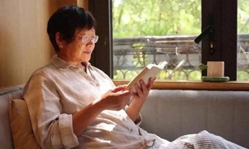 Bạn không muốn bộ não của mình trở nên buồn tẻ khi già đi? Bác sĩ: Bộ não yêu thích 4 thói quen này, nên duy trì 