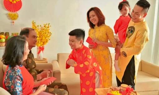 Chọn tuổi xông đất hợp với gia chủ năm ẤT Tỵ 2025, giúp cả năm rước tài lộc, may mắn vào nhà