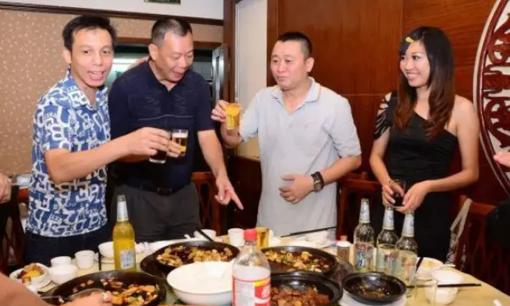 Khi Sếp nói: Không uống rượu không nể mặt tôi, người chỉ số EQ thấp mới nói phải 'lái xe', dạy bạn 3 chiêu này