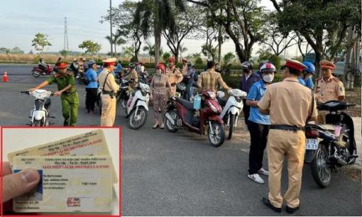 Theo quy định mới, bằng lái xe máy bị trừ hết điểm mà vẫn chạy bị phạt bao nhiêu?