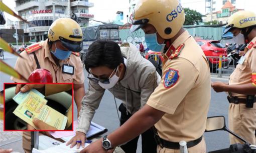 Người vi phạm giao thông cố tình giấu giấy phép lái xe để né tránh việc trừ điểm hoặc tước bằng, CSGT nói rõ tác hại