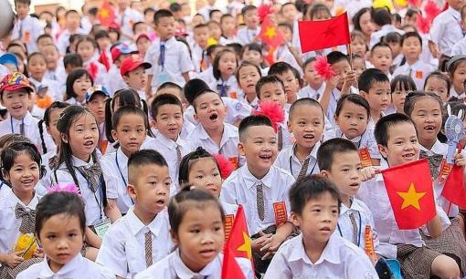 Ở Việt Nam, chênh lệch giới tính ở nhóm tuổi nào hiện đang là cao nhất?