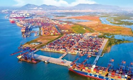 Thị xã sở hữu cảng biển sâu nhất Việt Nam chuẩn bị lên thành phố, đó là?
