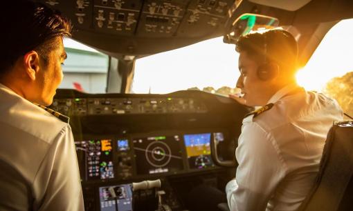3 ngành nghề với mức thu nhập tiền tỷ mỗi năm, một nghề thi tuyển cực khó và 'chỉ dành cho nhà giàu'