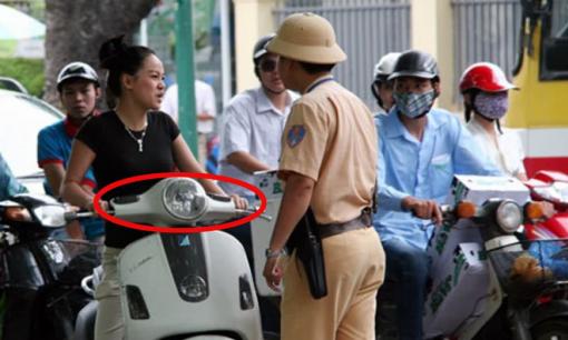 Xe máy có bắt buộc phải lắp cả 2 gương hay không? Mức phạt theo luật mới nhất nếu thiếu gương chiếu hậu?