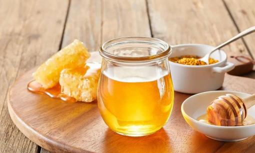 Sau 50 tuổi, đừng uống 5 loại nước này khi bụng đói vào buổi sáng, đặc biệt là nước mật ong! 