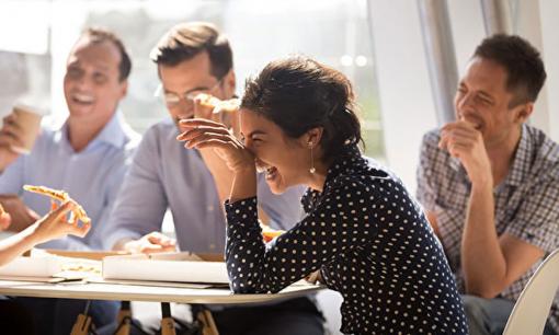 Tiếng cười là 'liều thuốc giải độc tốt nhất'! 8 lợi ích đã được khoa học chứng minh 