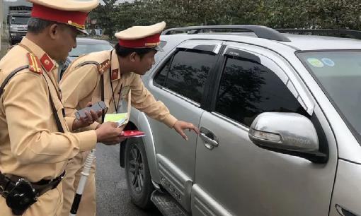 Theo Nghị định 168, xe 5 chỗ chở được mấy người, có tính trẻ em không? 