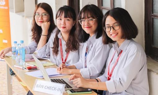 4 ngành học lương 30-40 triệu/tháng dành cho người giỏi ngoại ngữ: Học giỏi ngoại ngữ là một lợi thế lớn