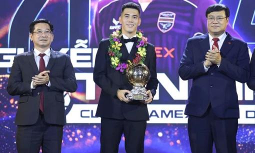 Tiến Linh giành Quả bóng vàng Việt Nam 2024