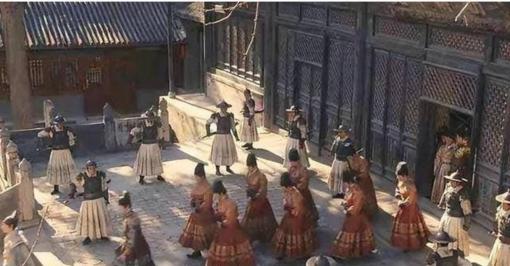Bị liên lụy bởi án 'tru di cửu tộc', tại sao người thân không bỏ trốn? Hành động chạy trốn có thể còn nguy hiểm hơn