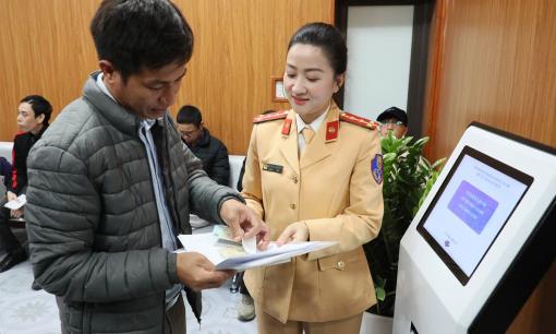 Chính thức từ 8/3: Lực lượng công an nhận hồ sơ cấp đổi giấy phép lái xe cả ngày thứ 7