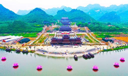 Ngôi chùa lớn nhất thế giới nằm ở tỉnh nào của Việt Nam?