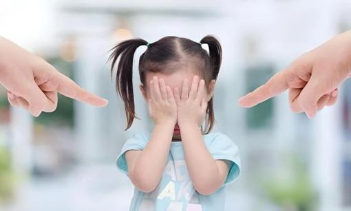 Những câu nói tưởng chừng vô hại nhưng lại làm tổn thương con nhất, có thể cha mẹ vẫn đang lặp lại mỗi ngày