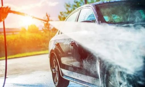 Tại sao chúng ta cần rửa xe nhiều hơn sau khi trời mưa? Đây chính là lý do!