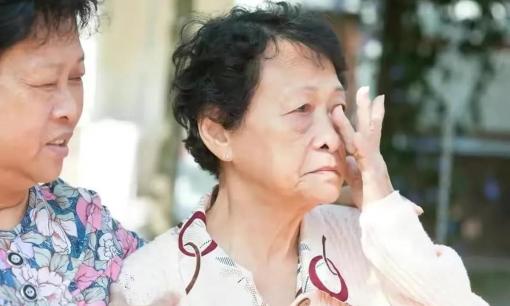 Vì sao ngày càng nhiều cha mẹ trở thành 'người già khó chịu'? Nếu người già không tự nhận thức được điều này thì đừng trách con cái xa lánh