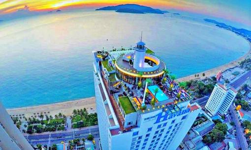 Là công trình độc đáo nhất cả nước, Việt Nam có một nơi ra biển không cần băng qua đường