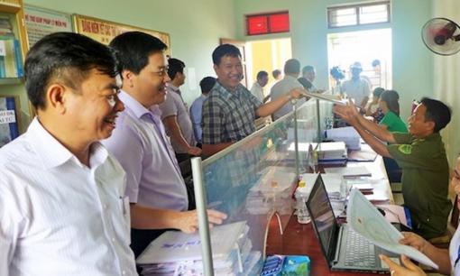 Hà Nội quy định trường hợp cán bộ nghỉ hưu trước tuổi không được hưởng chế độ, cụ thể thế nào?