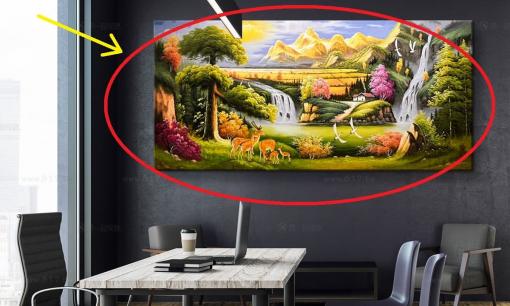 Người xưa có câu: 'Phía Đông không treo tranh sơn thủy, phía Tây không treo gương', nếu vẫn cố tình treo ở đó thì sao?