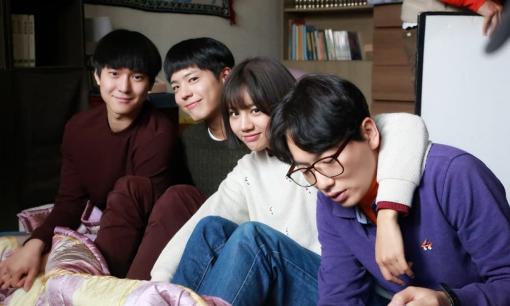 Trong số các anh chị em, ai thường là người 'khổ' nhất? Chính xác quá, 90% là người này