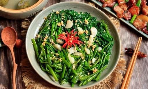 Nhiều người ăn rau muống nhưng không biết làm thế nào để chọn rau giòn ngon, không nhiễm hóa chất độc hại
