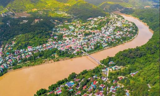 Huyện rộng nhất Việt Nam sẽ còn bao nhiêu xã sau sáp nhập?