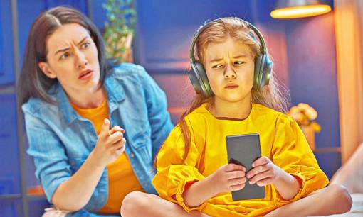 Một loại 'bất hiếu hiện đại' đang dần xuất hiện ở nhiều gia đình: Con ngoan, bố mẹ hạnh phúc nhưng sao nhà mình lại tan vỡ?