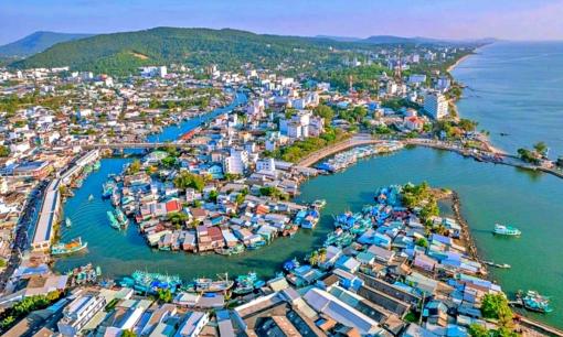 Tỉnh nào sau sáp nhập vừa có đảo đẹp thứ 2 thế giới vừa có 'nóc nhà miền Tây'?