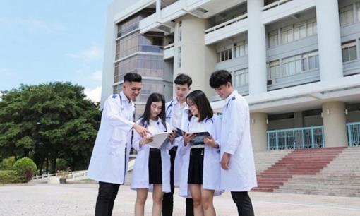 Trường Đại học Y Dược TP.HCM công bố tăng chỉ tiêu tuyển sinh năm 2025, bổ sung ngành học mới và xét tuyển cả môn văn