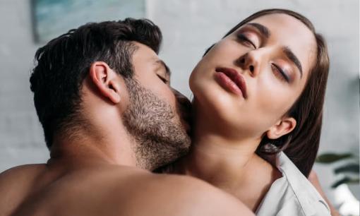 Phụ nữ có ham muốn tình dục mạnh mẽ hơn vào thời điểm nào trong ngày?