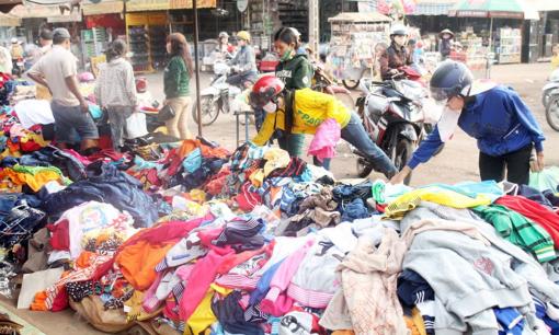 Quần áo rẻ tiền chứa chất gây ung thư vượt tiêu chuẩn 20 lần: Cách phân biệt quần áo độc hại và quần áo an toàn