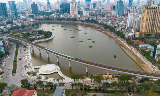Chỉ 3 tháng nữa, hồ duy nhất ở Hà Nội có tàu điện chạy ngang qua sẽ có sân khấu nổi 300 tỷ đồng 