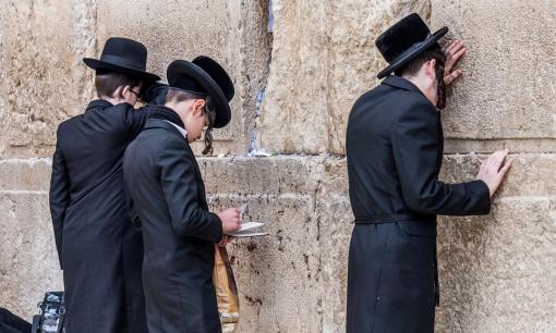 10 bí quyết đối nhân xử thế giúp người Do Thái thành công rực rỡ: Biết sớm giàu sớm!