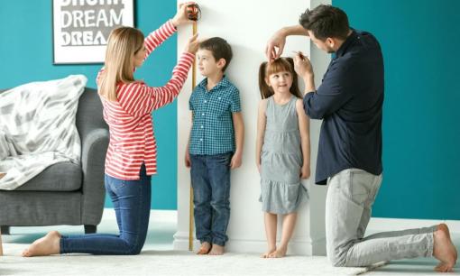 Việc trẻ chậm phát triển thực ra có liên quan mật thiết đến vấn đề này: 90% phụ huynh không chú ý đến 'bãi mìn' chiều cao