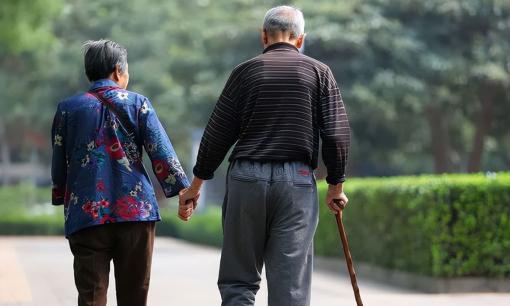 4 sự thật bạn chỉ thực sự thấu hiểu khi cha mẹ qua đời, đọc mà đau lòng!