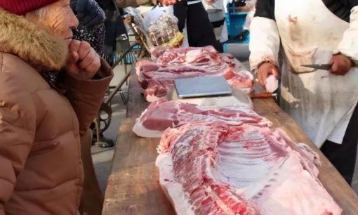 Sự khác biệt giữa mua thịt lợn ở chợ truyền thống và ở siêu thị là gì? Nếu bạn không hiểu 4 điểm này, bạn có thể dễ dàng mua phải 'lợn chết' 